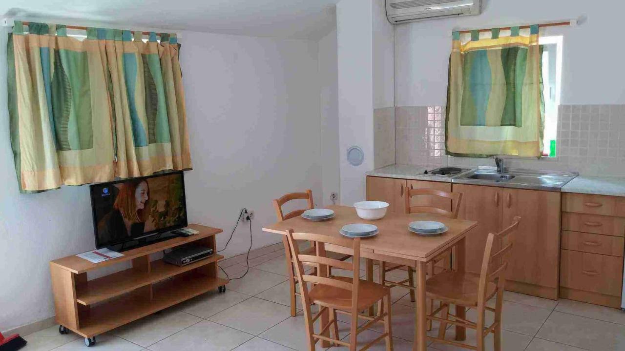 Appartement Tutini Dvori à Primošten Extérieur photo